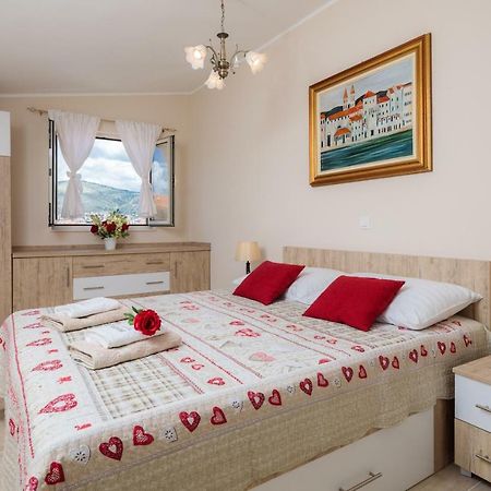 Apartmani Oaza Трогір Екстер'єр фото