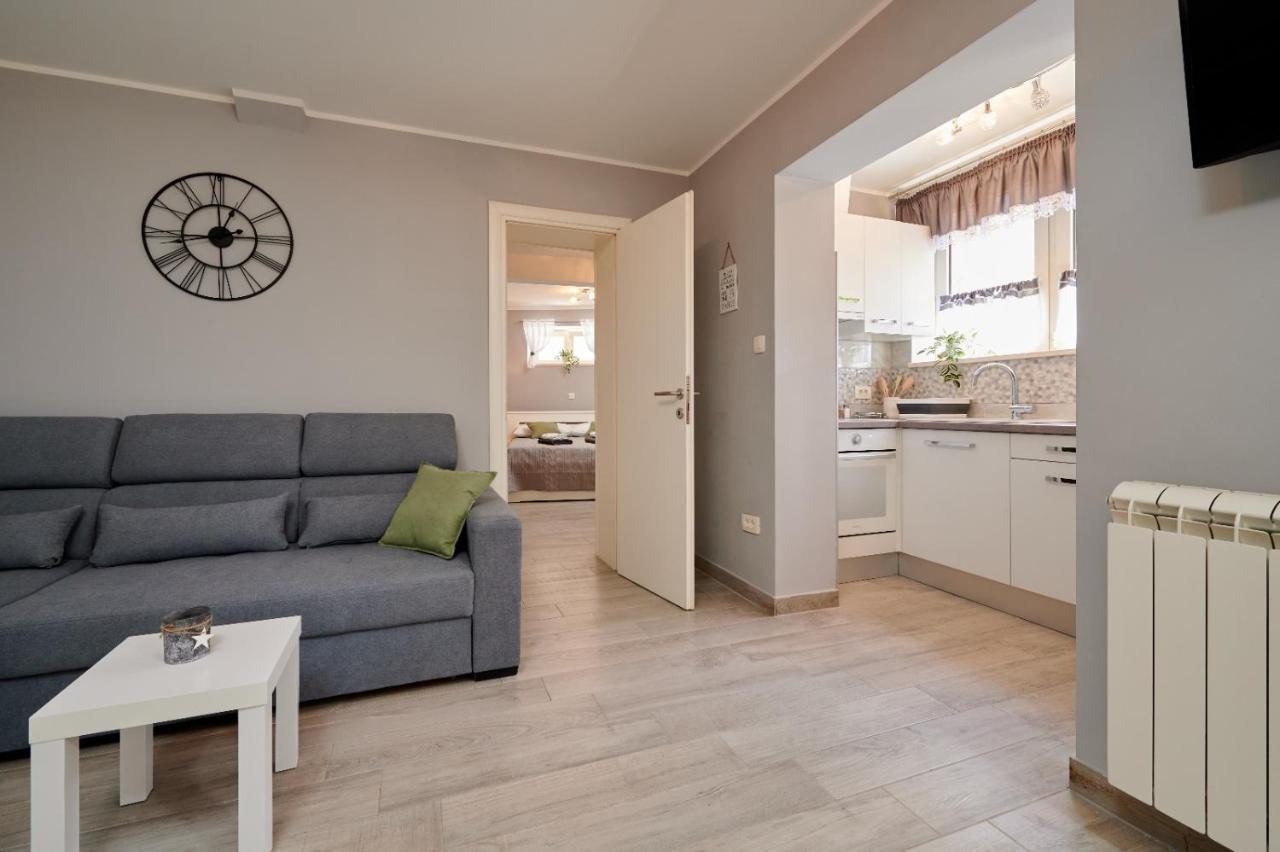 Apartmani Oaza Трогір Екстер'єр фото