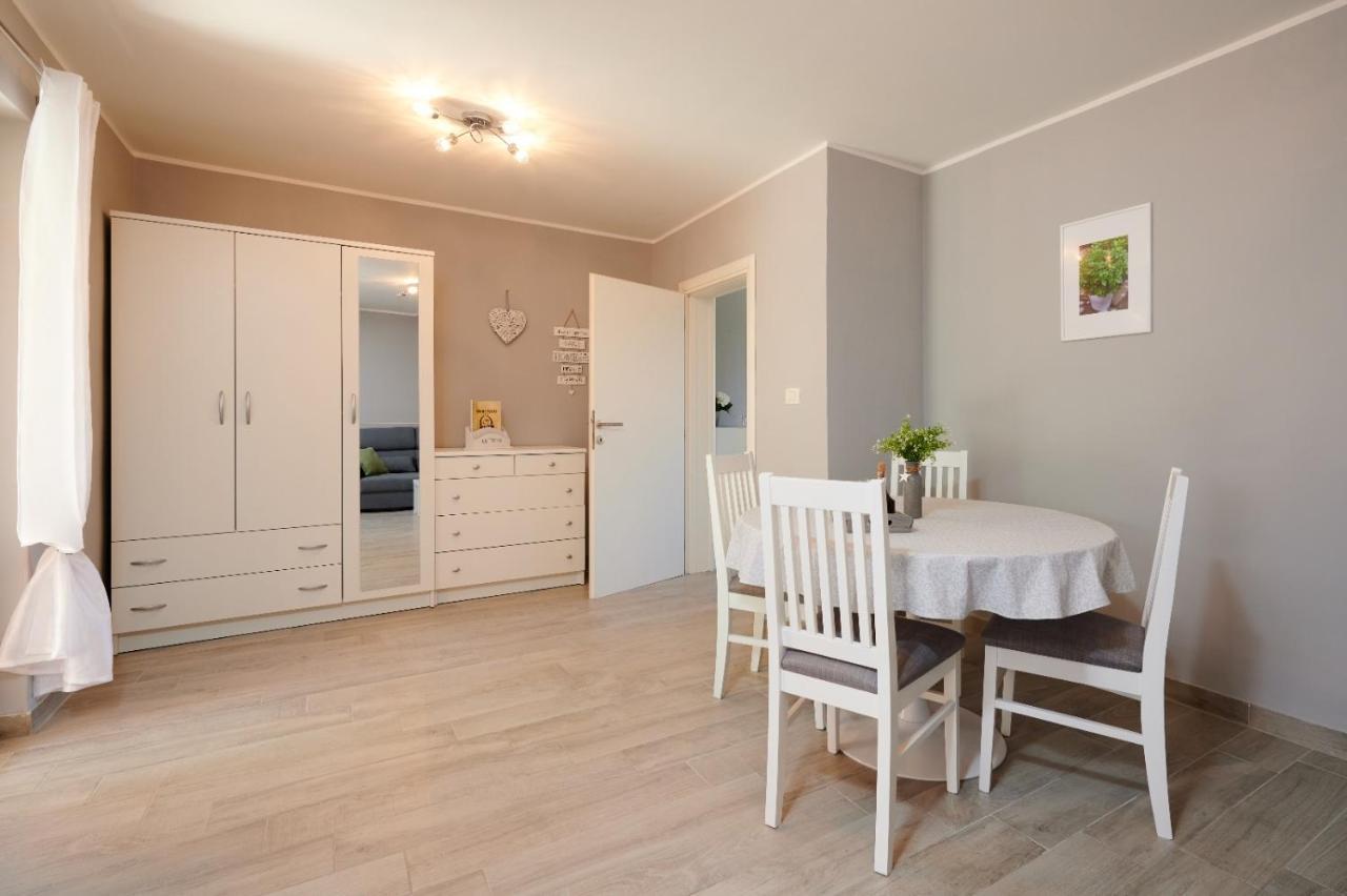 Apartmani Oaza Трогір Екстер'єр фото
