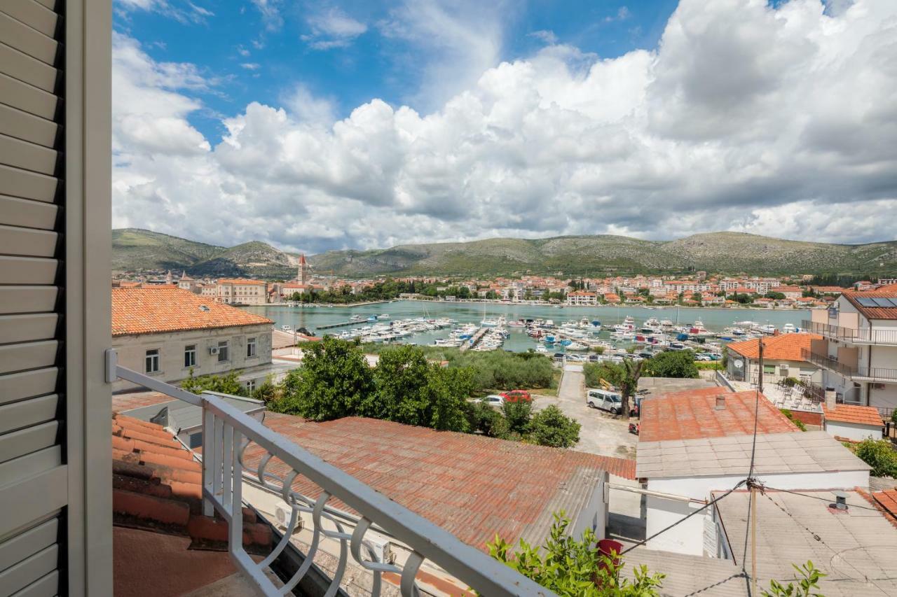 Apartmani Oaza Трогір Екстер'єр фото