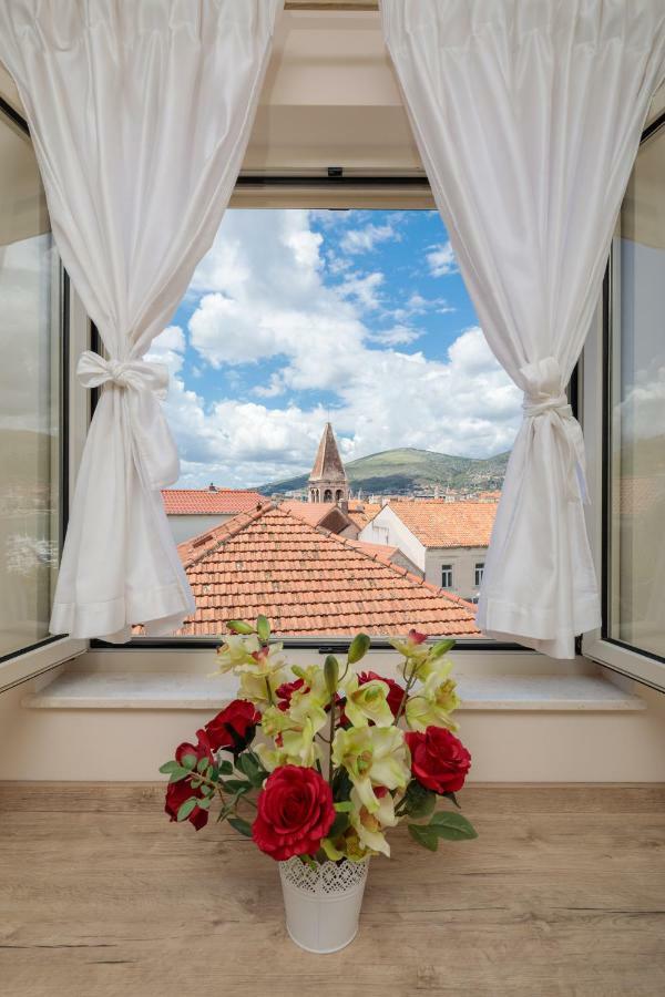 Apartmani Oaza Трогір Екстер'єр фото