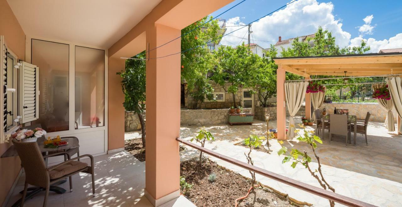 Apartmani Oaza Трогір Екстер'єр фото
