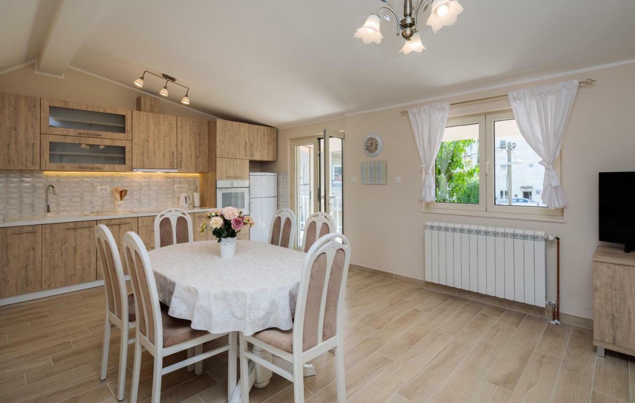 Apartmani Oaza Трогір Екстер'єр фото